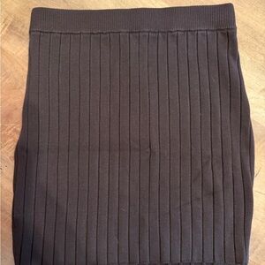 Elegant Dark Brown Ribbed Pencil Skirt